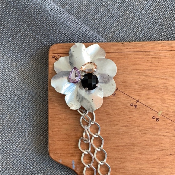 Magnolia Flower Statement Necklace Jessica Simpson - Picture 5 of 5